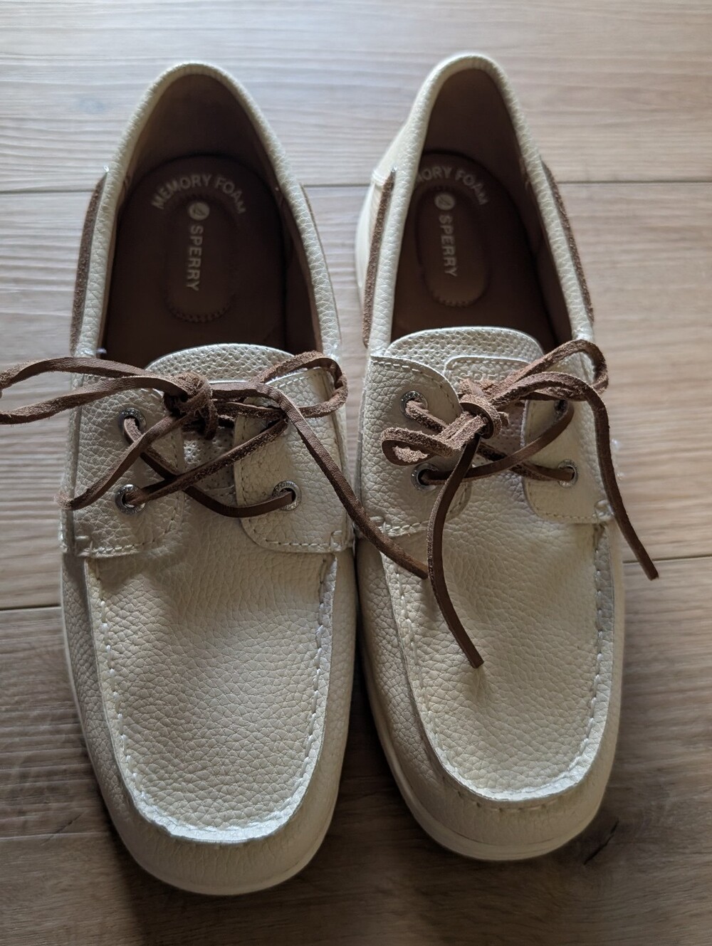 NWOT Sperry Women's Whalefish Cream Leather Boat Shoes